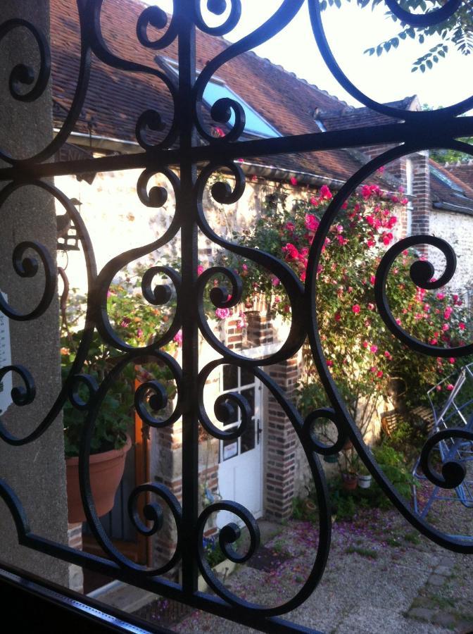Villeneuve-sur-YonneLes 3 Roses住宿加早餐旅馆 外观 照片